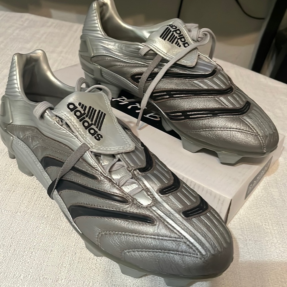 Never worn predator adidas soccers cleats